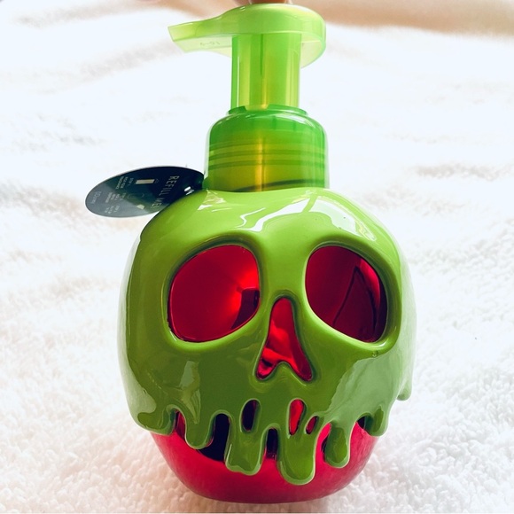 🍎✨ NWT Bath & Body Works – Evil Queen Poison Apple Foaming Soap Dispenser 🖤 - Picture 2 of 12